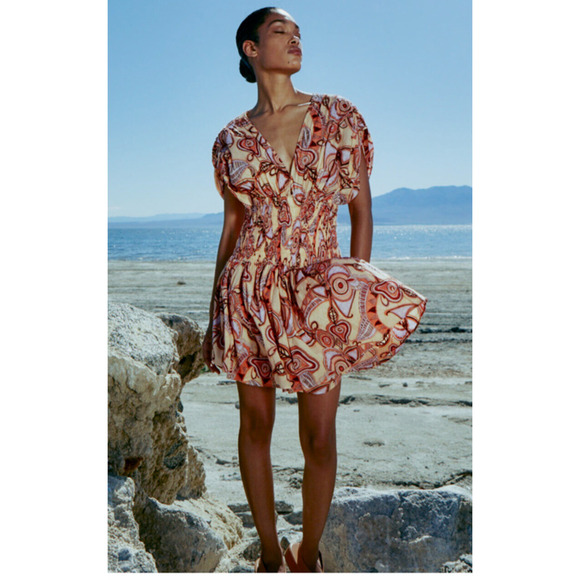 NWOT ALC Luna Printed Smocked Mini Dress Deep V-Neck Womens Multicolor Size 2 - Picture 2 of 7